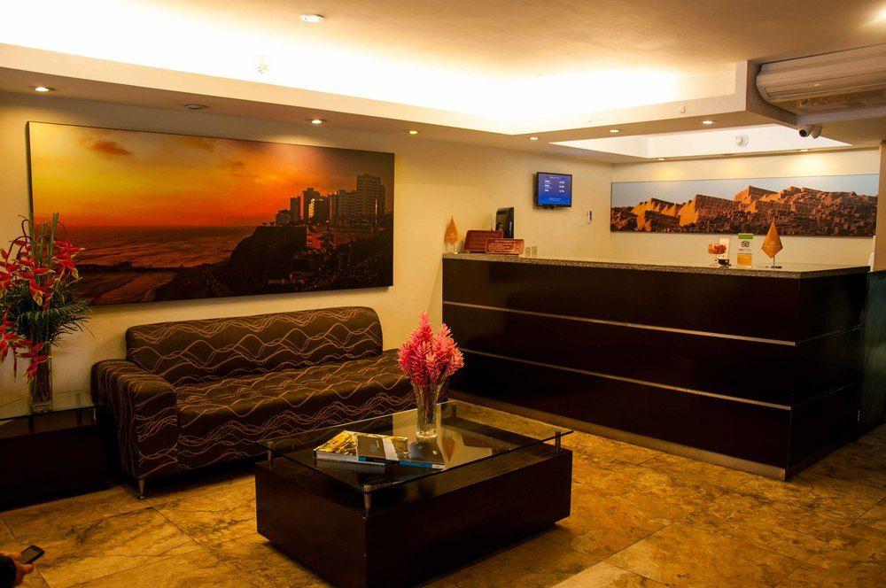 Socialtel Posada Miraflores Лима Екстериор снимка