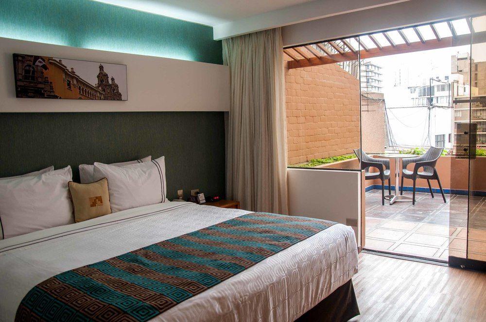 Socialtel Posada Miraflores Лима Екстериор снимка