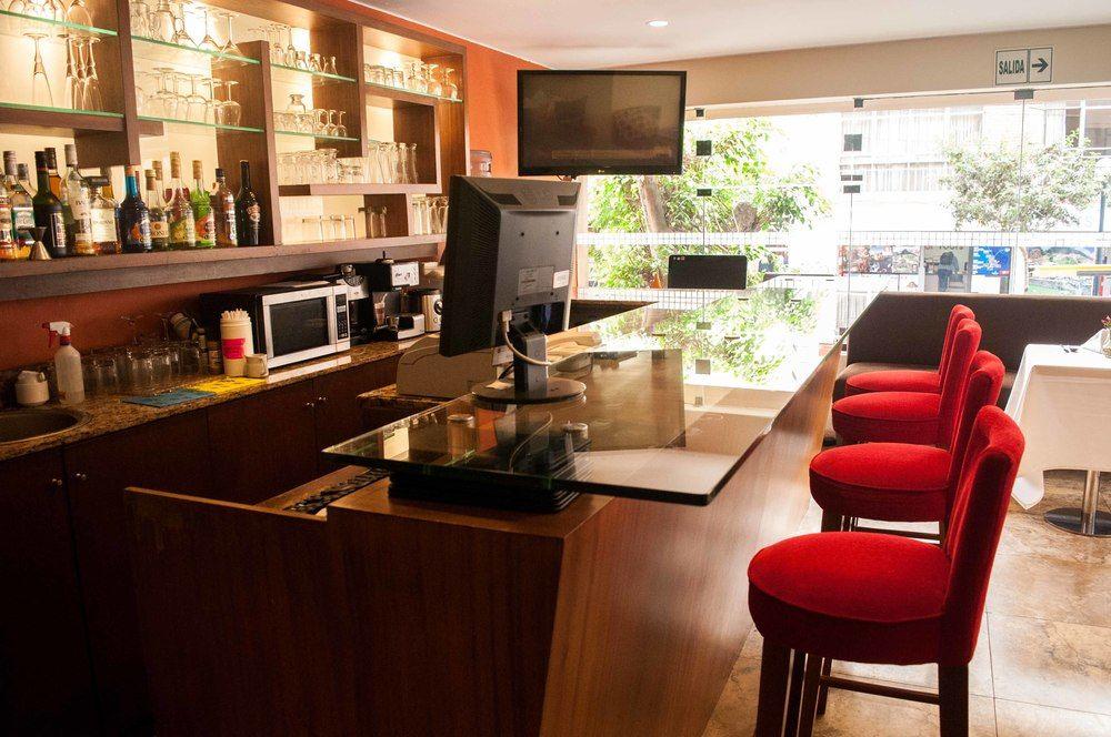 Socialtel Posada Miraflores Лима Екстериор снимка
