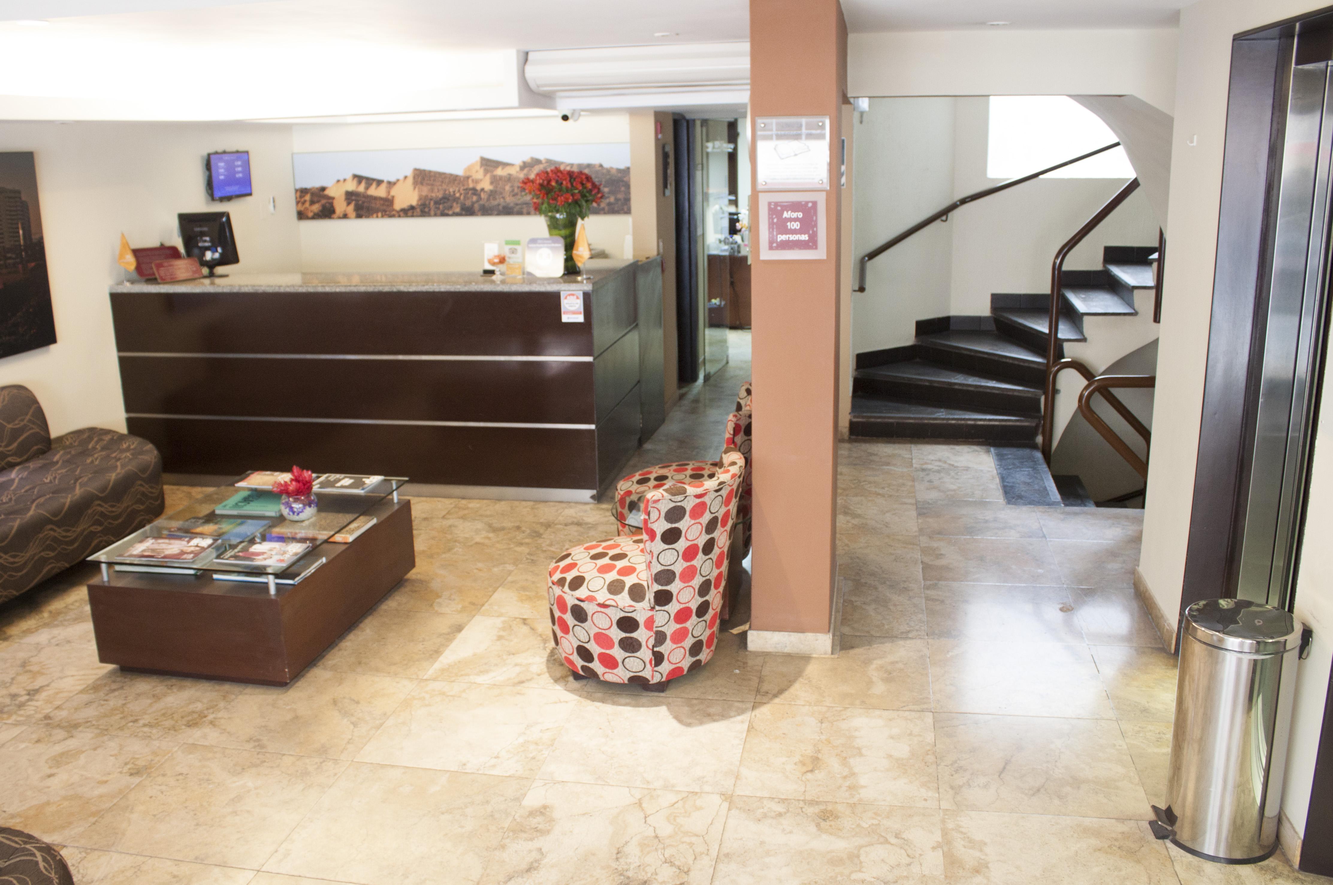Socialtel Posada Miraflores Лима Екстериор снимка