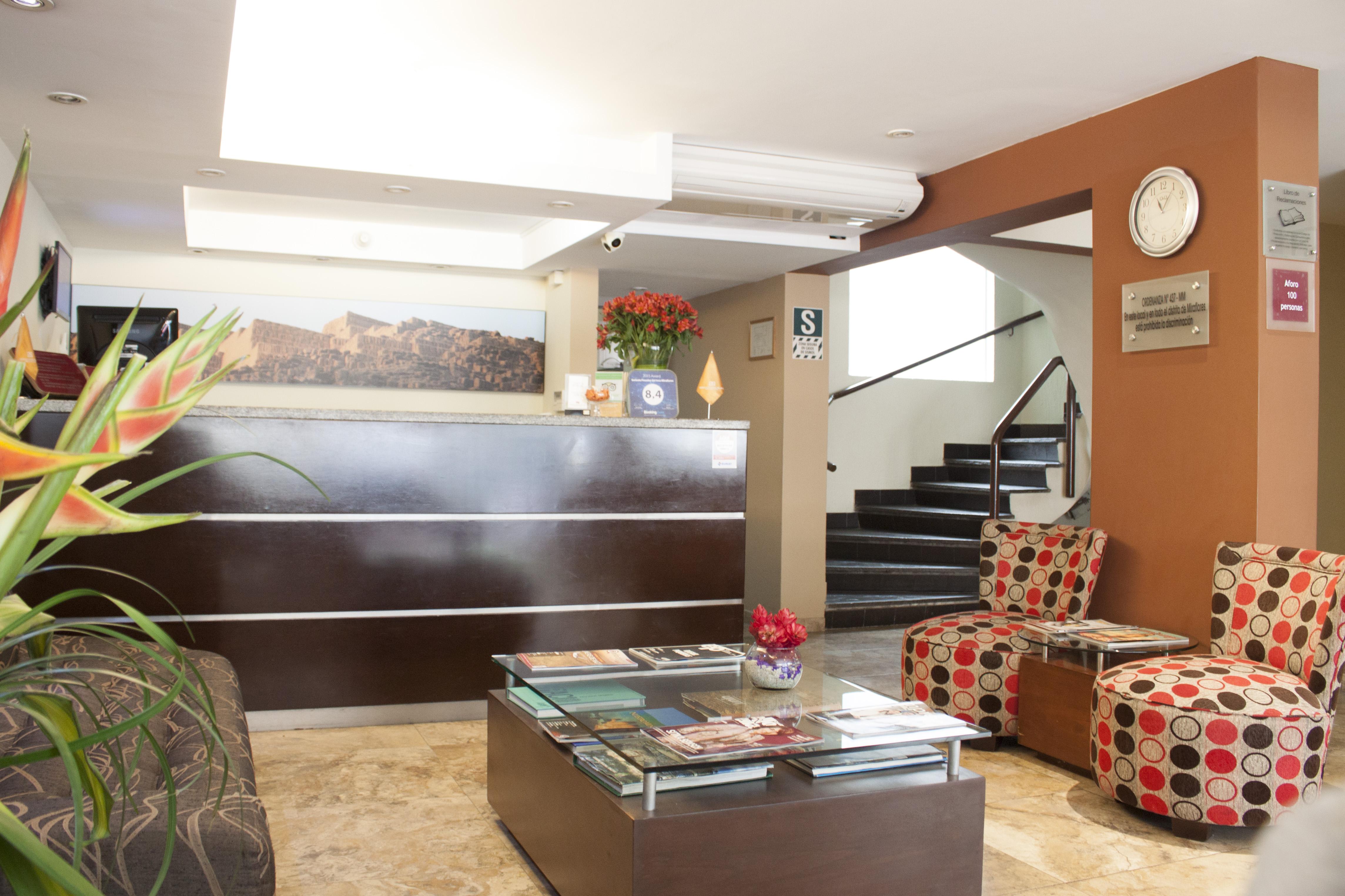 Socialtel Posada Miraflores Лима Екстериор снимка