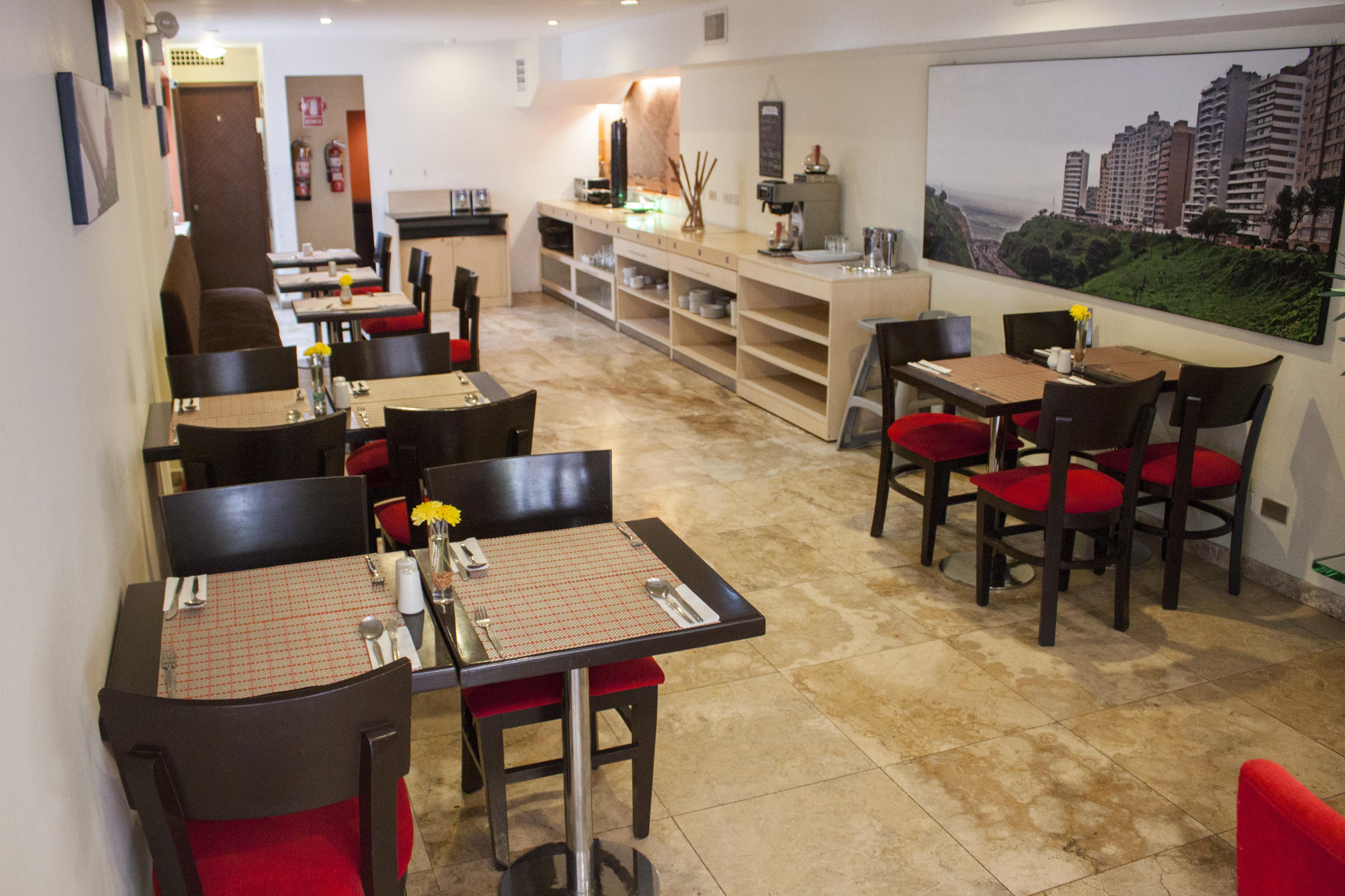 Socialtel Posada Miraflores Лима Екстериор снимка