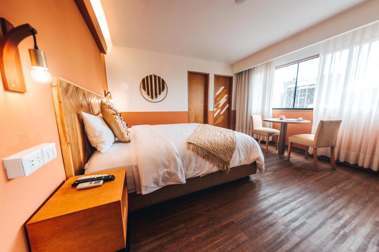 Socialtel Posada Miraflores Лима Екстериор снимка
