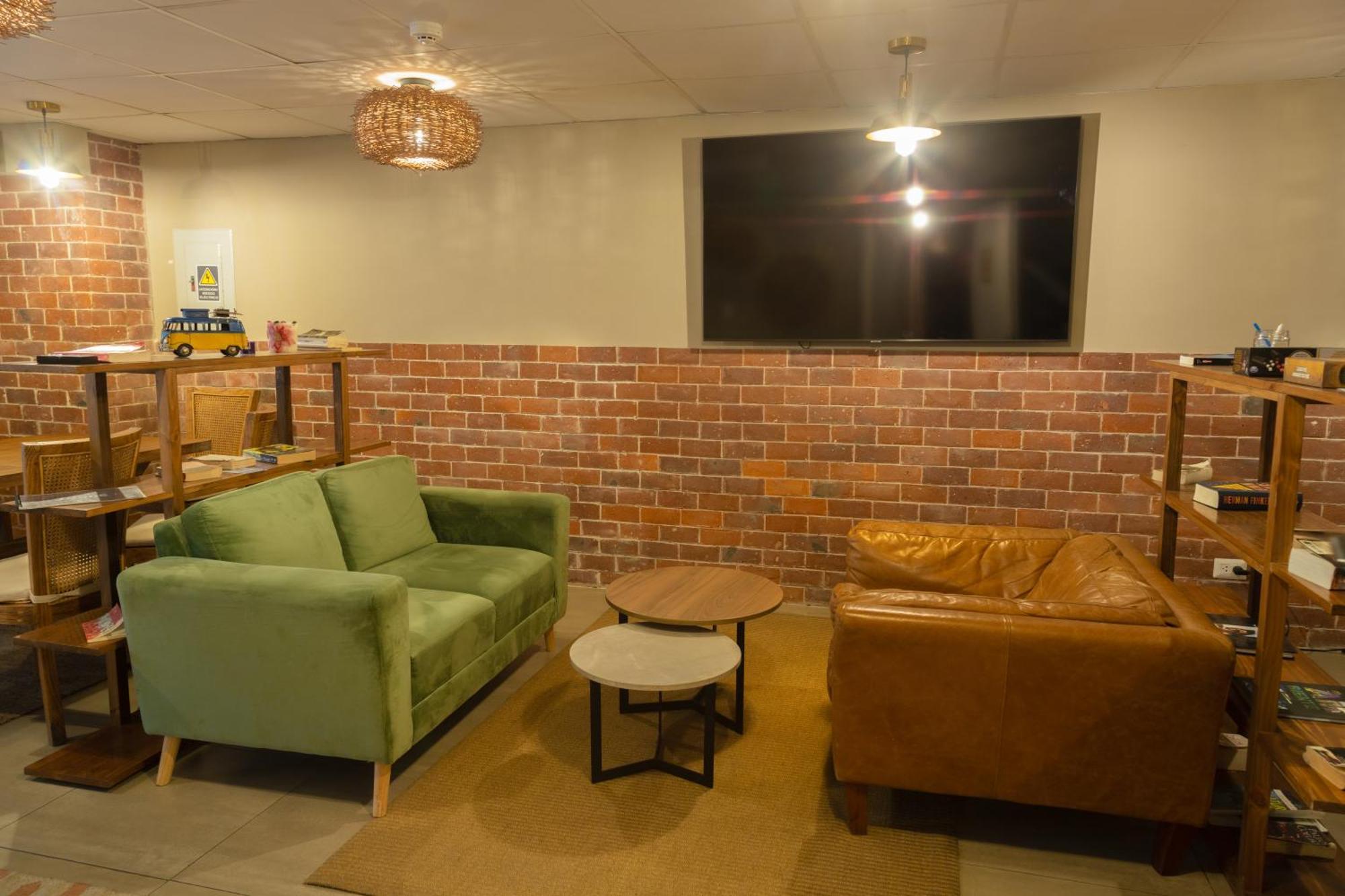 Socialtel Posada Miraflores Лима Екстериор снимка
