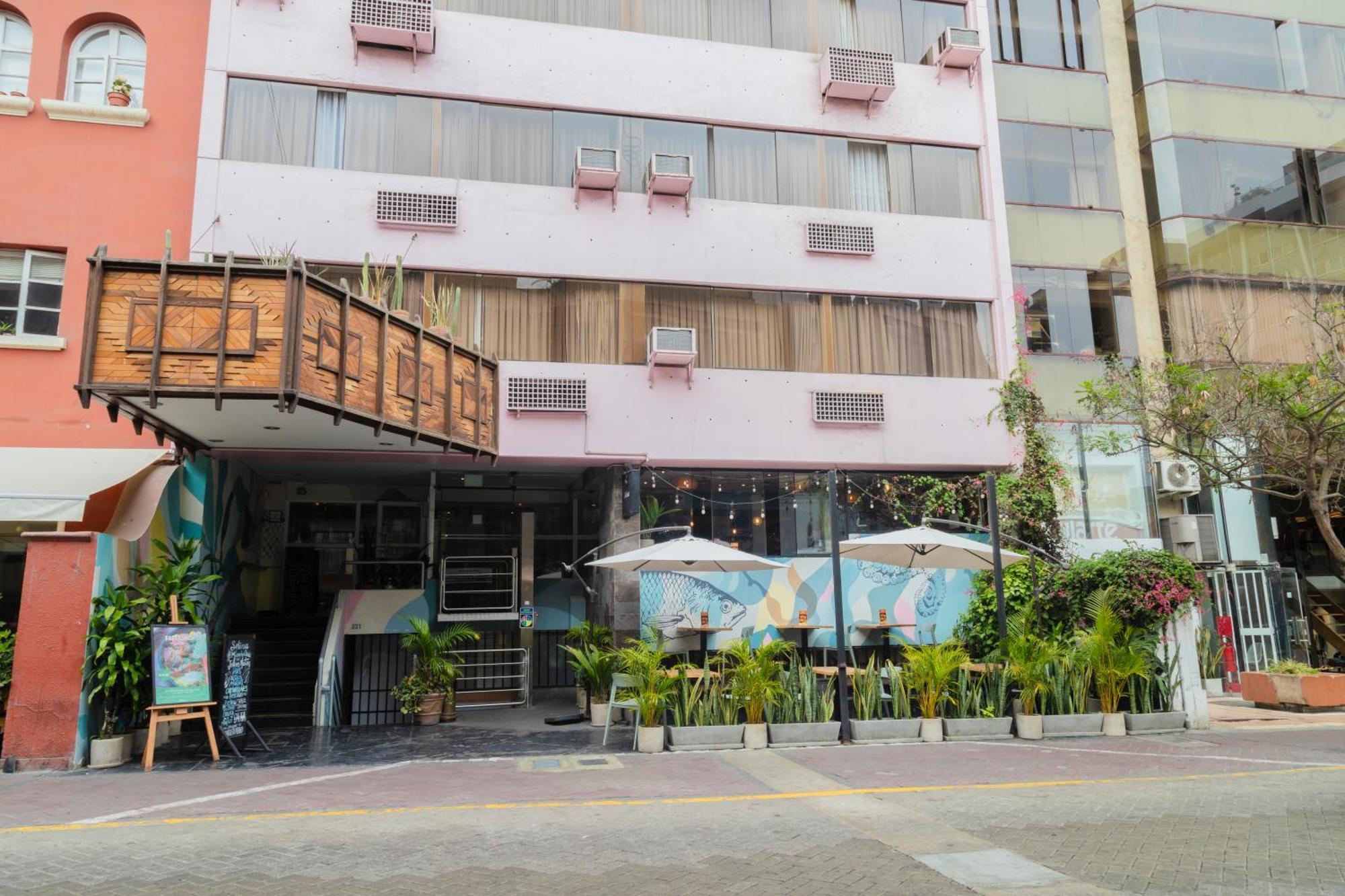 Socialtel Posada Miraflores Лима Екстериор снимка