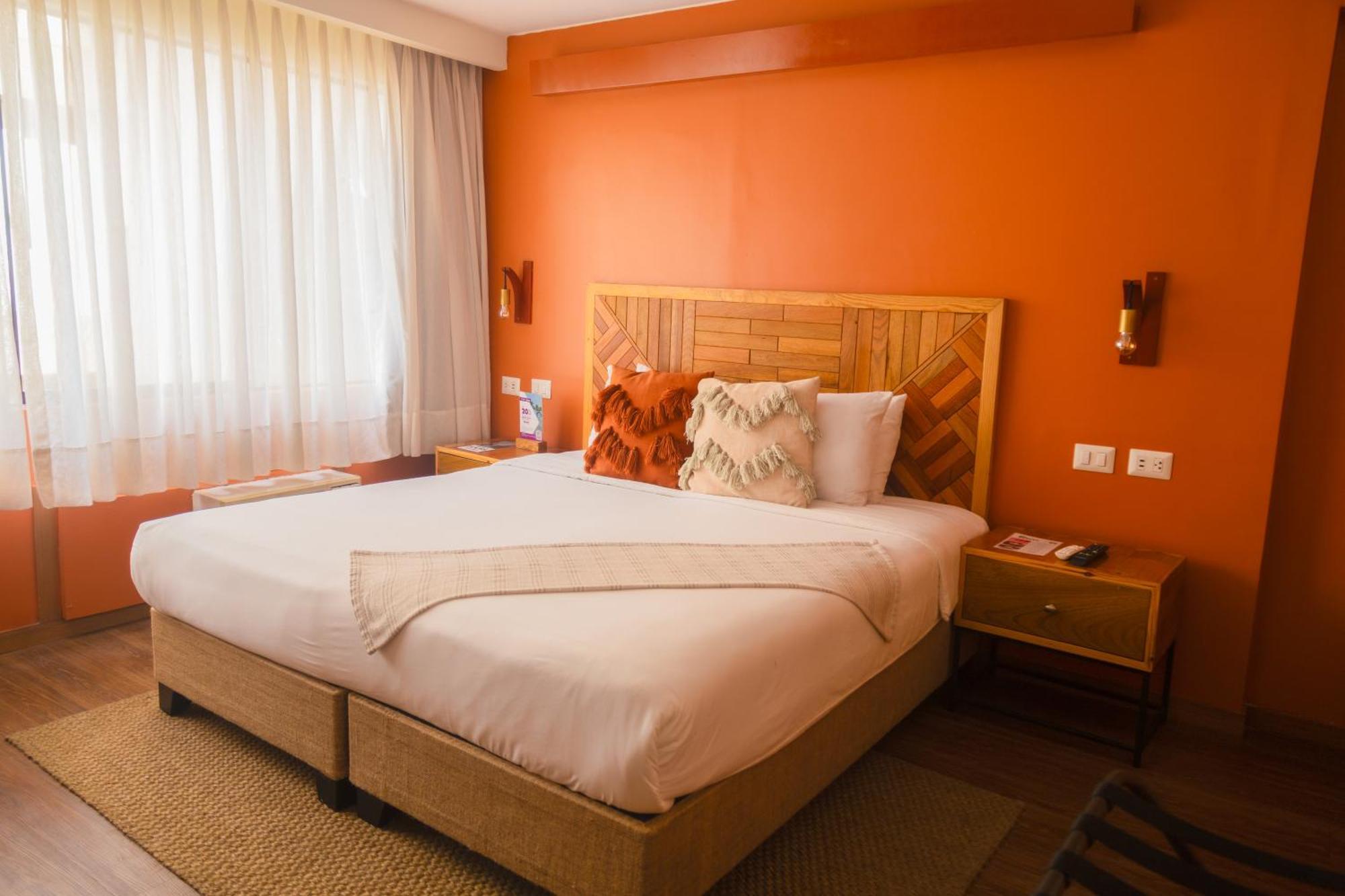 Socialtel Posada Miraflores Лима Екстериор снимка