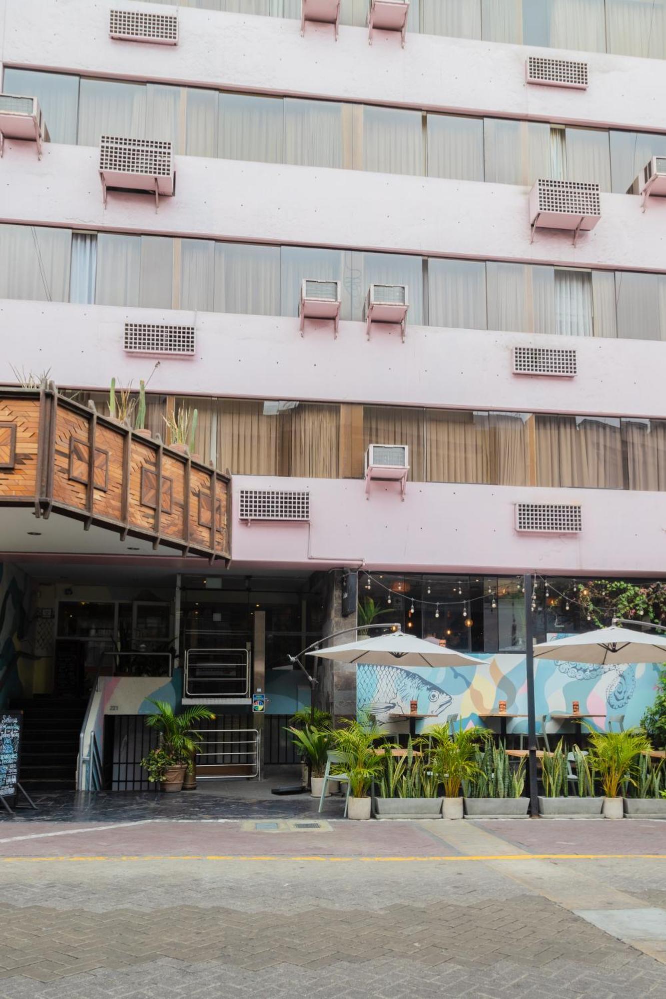Socialtel Posada Miraflores Лима Екстериор снимка