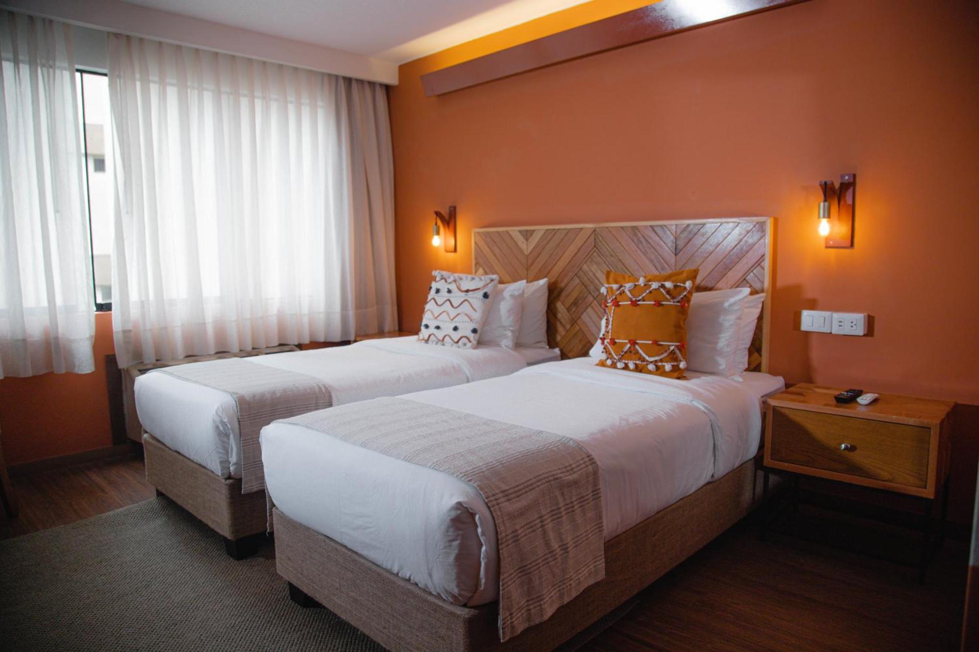 Socialtel Posada Miraflores Лима Екстериор снимка
